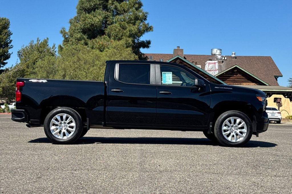 Certified 2025 Chevrolet Silverado 1500 Custom image 3