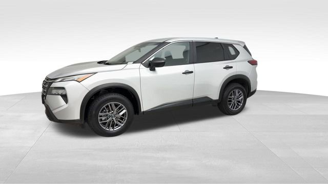 Used 2024 Nissan Rogue S image 7