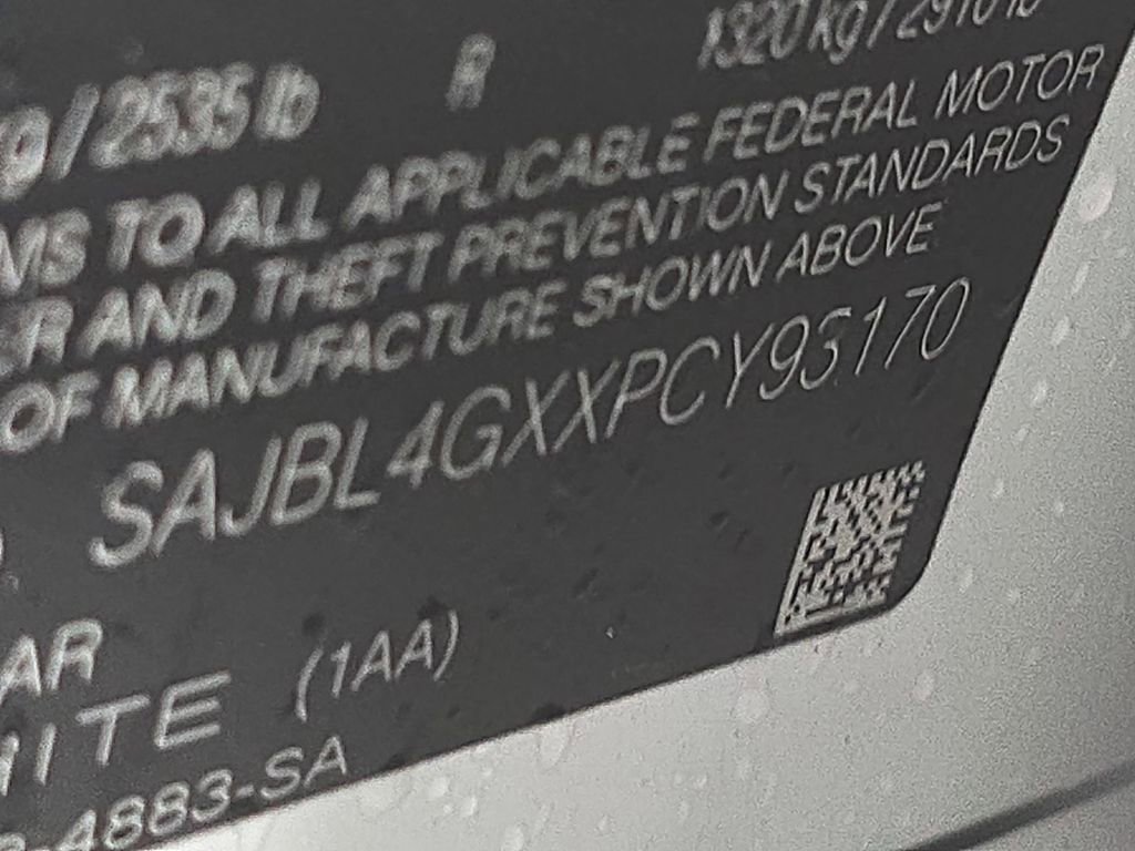 Used 2023 Jaguar XF R-Dynamic SE image 32