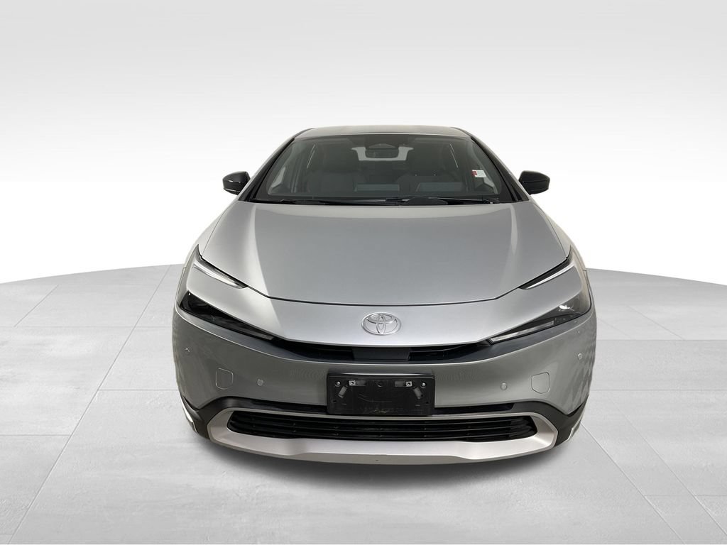 Used 2024 Toyota Prius Prime FWD image 3