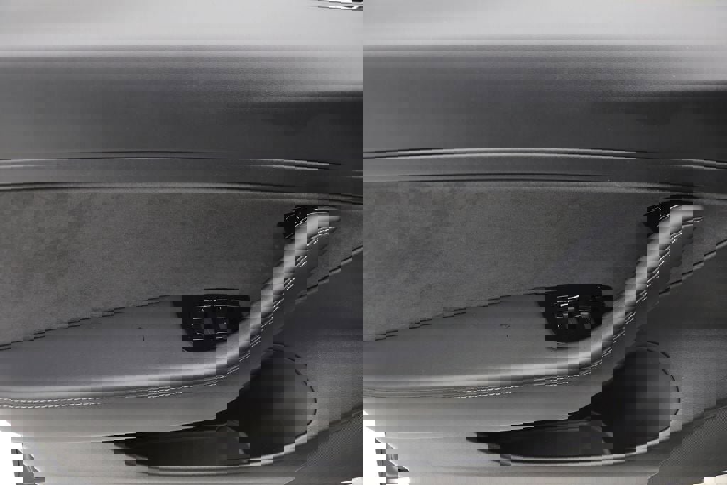 Used 2020 Tesla Model 3 Standard Range Plus image 14