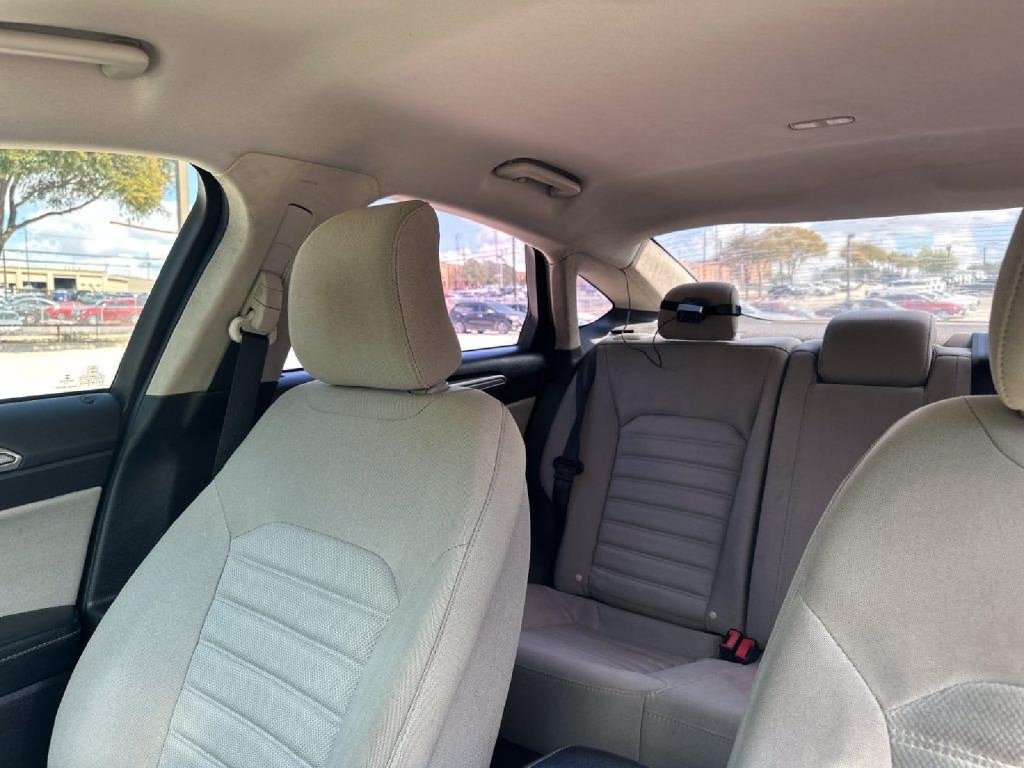 Used 2018 Ford Fusion S FWD image 21