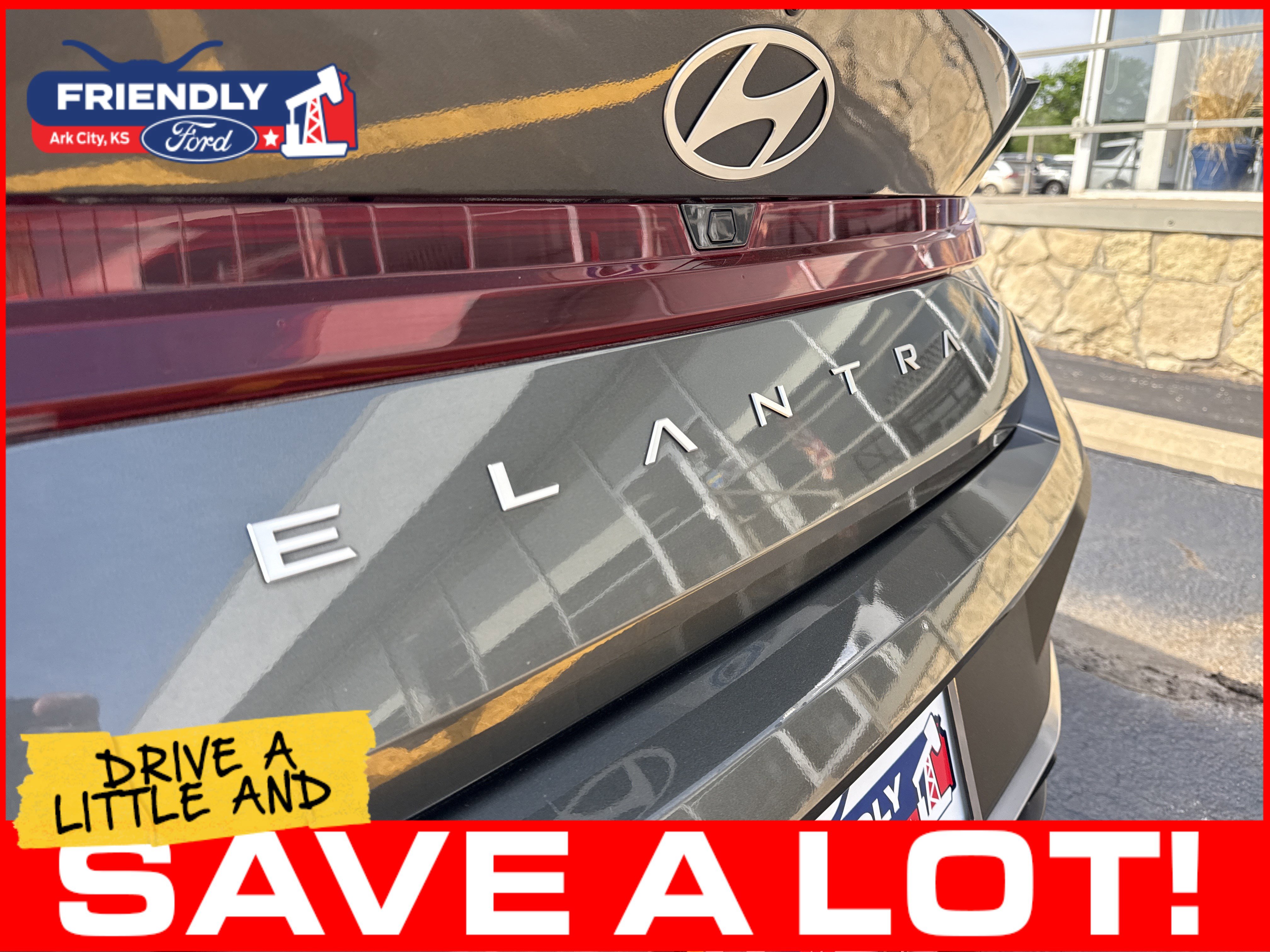 Used 2024 Hyundai Elantra SEL FWD image 25