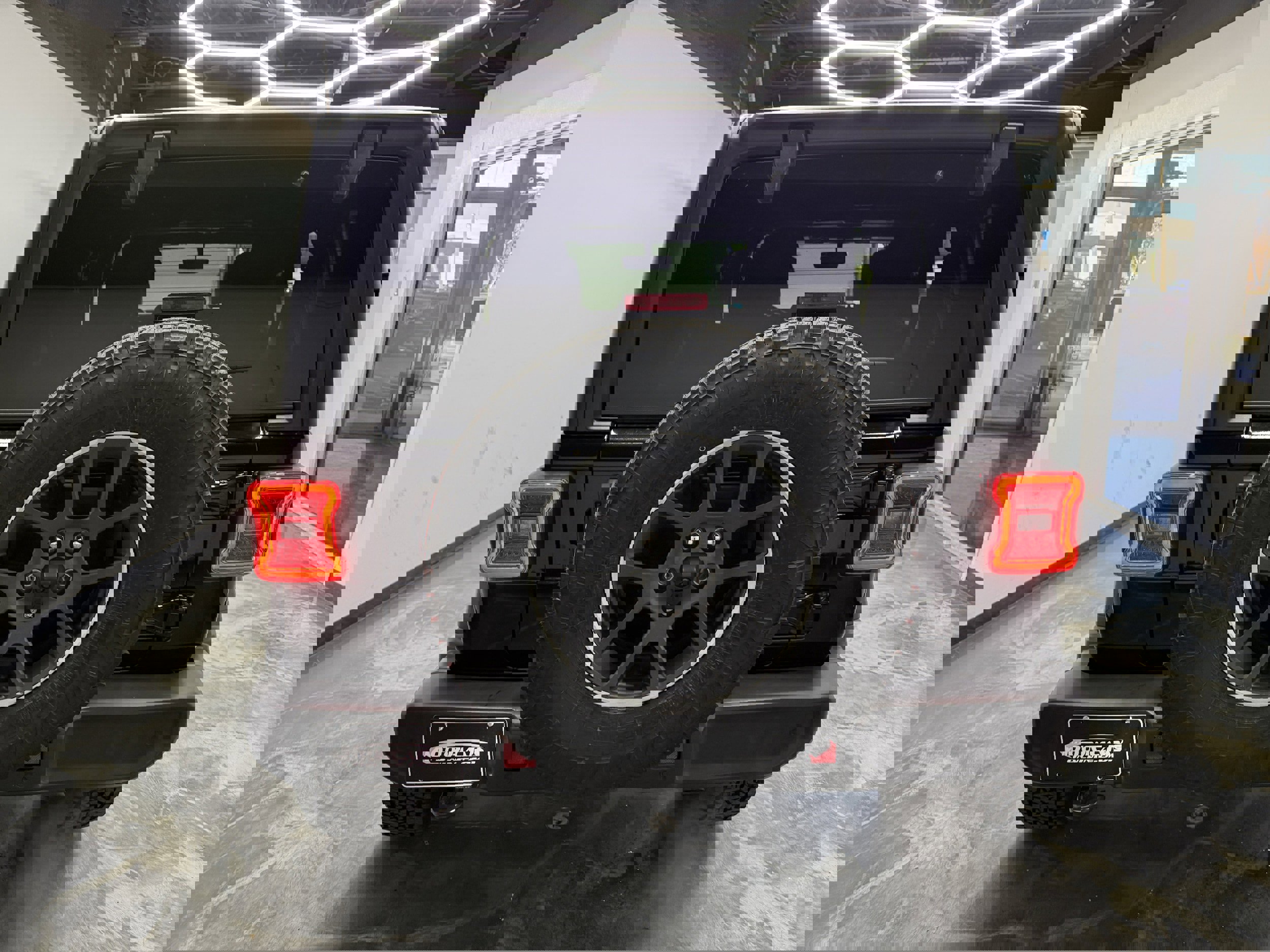 Used 2021 Jeep Wrangler Unlimited Sahara image 4