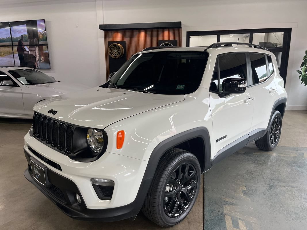 Used 2023 Jeep Renegade Altitude w/ Sun/Sound Group AWD/4WD image 4