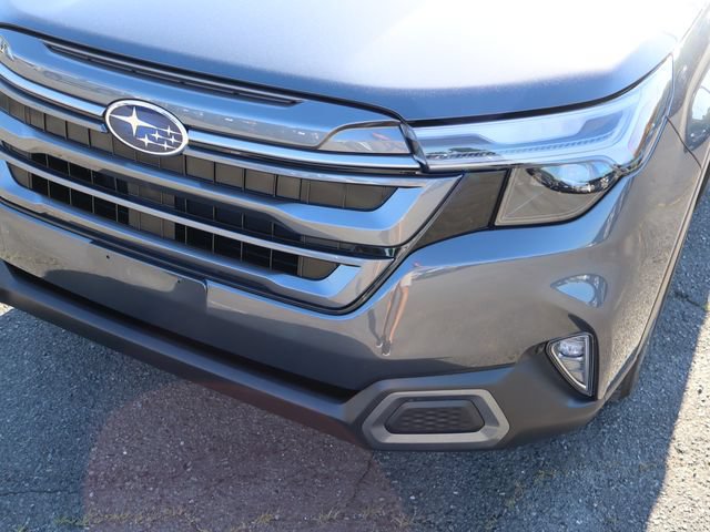 Used 2025 Subaru Forester Limited w/ Popular Package #1 AWD/4WD image 11