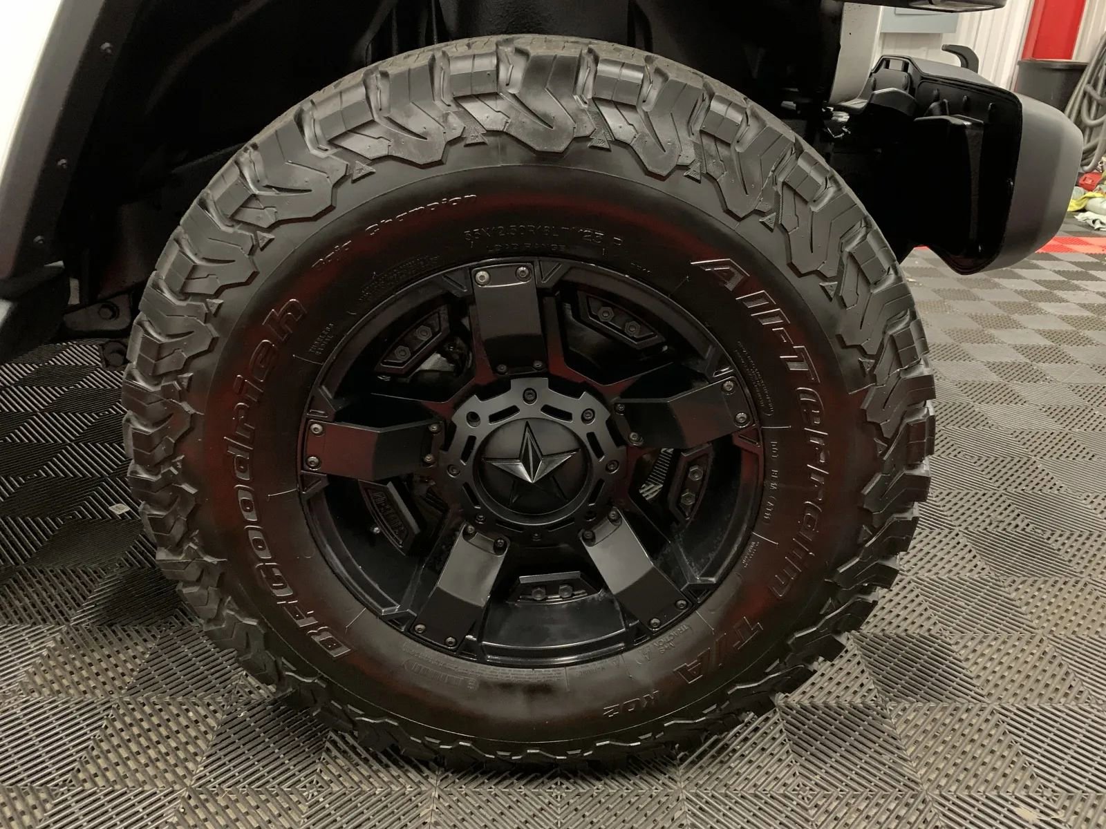 Used 2019 Jeep Wrangler Unlimited Sahara w/ Dual Top Group image 23