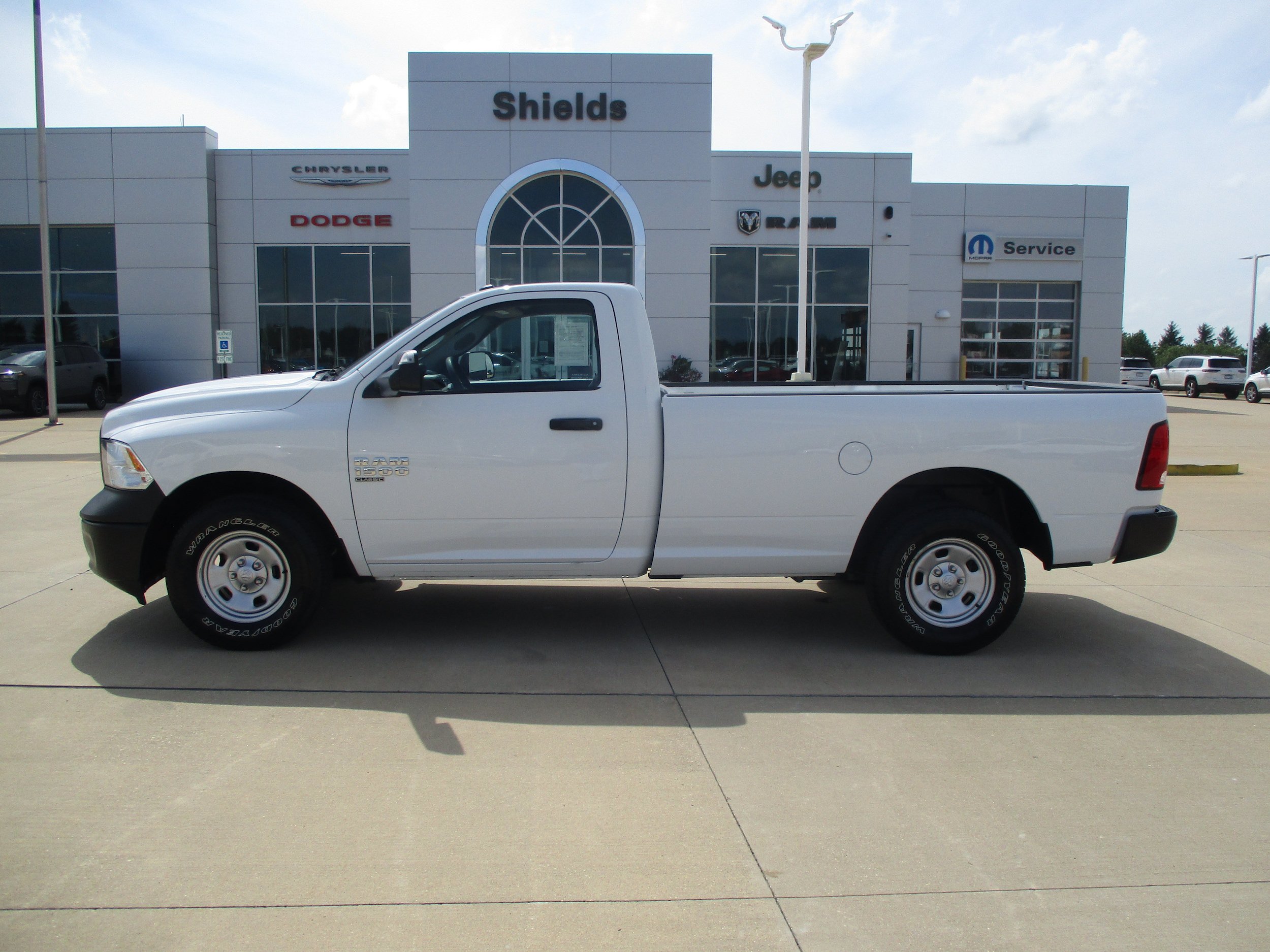 Used 2022 RAM 1500 Tradesman w/ Power & Remote Entry Group RWD image 2