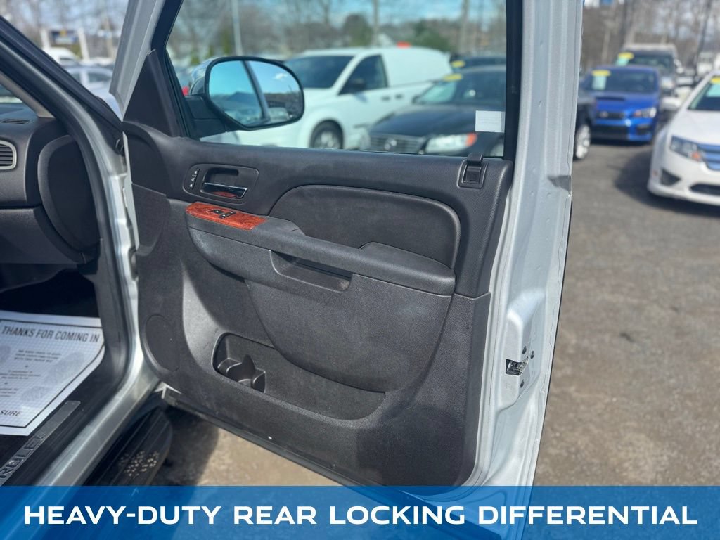 Used 2013 Chevrolet Avalanche LTZ AWD/4WD image 17