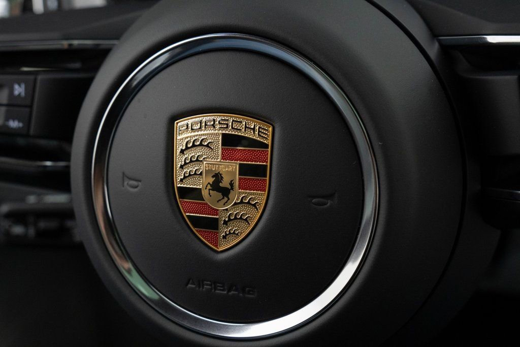 Certified 2023 Porsche Macan image 24