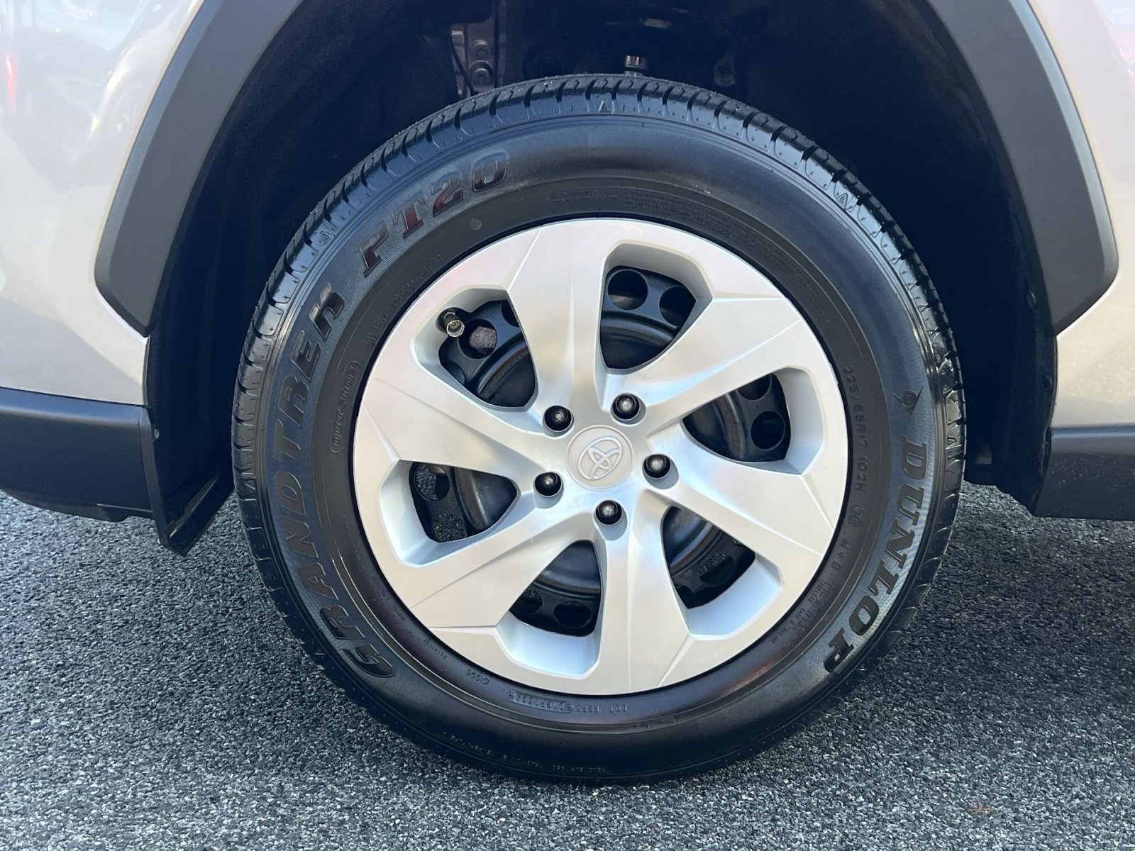 Used 2024 Toyota RAV4 LE image 12