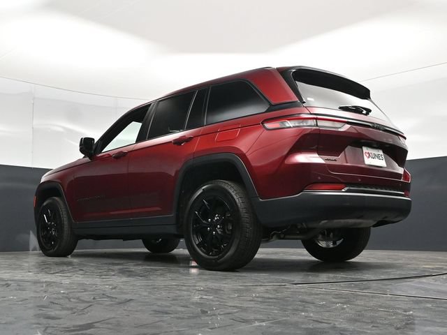 Used 2025 Jeep Grand Cherokee Altitude AWD/4WD image 59