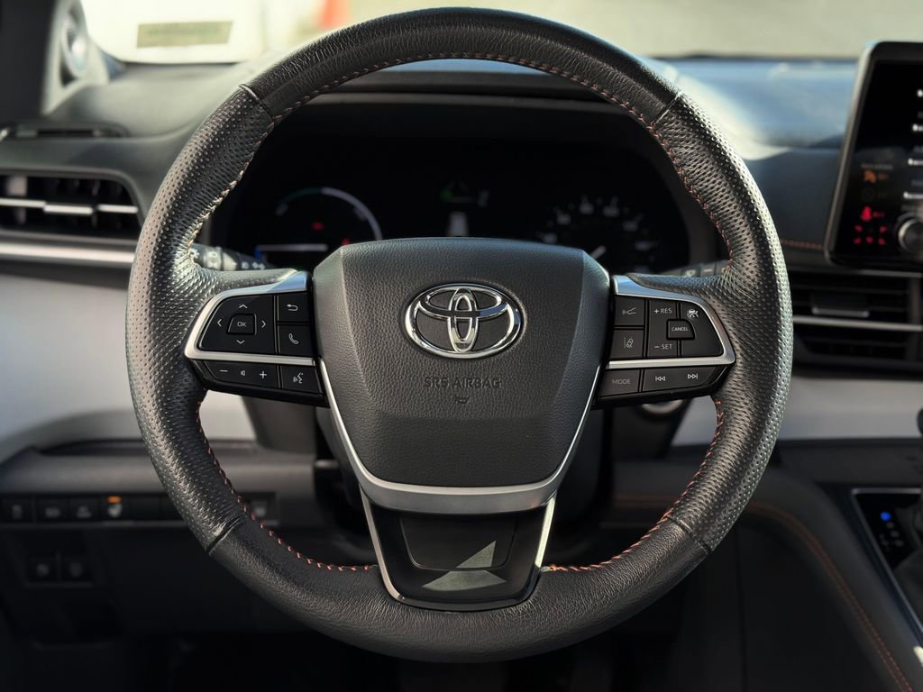 Used 2024 Toyota Sienna XSE image 14