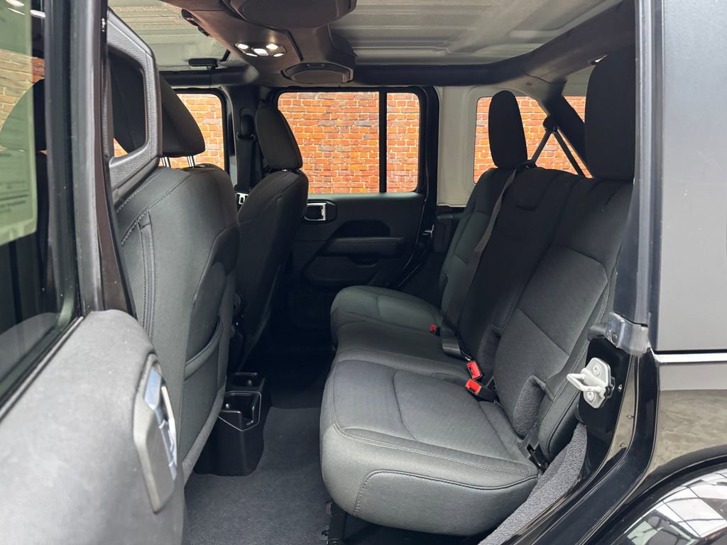 Used 2021 Jeep Wrangler Unlimited Sahara image 24