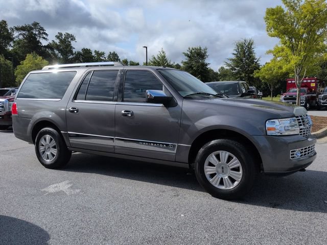 Used 2013 Lincoln Navigator L 2WD video 2
