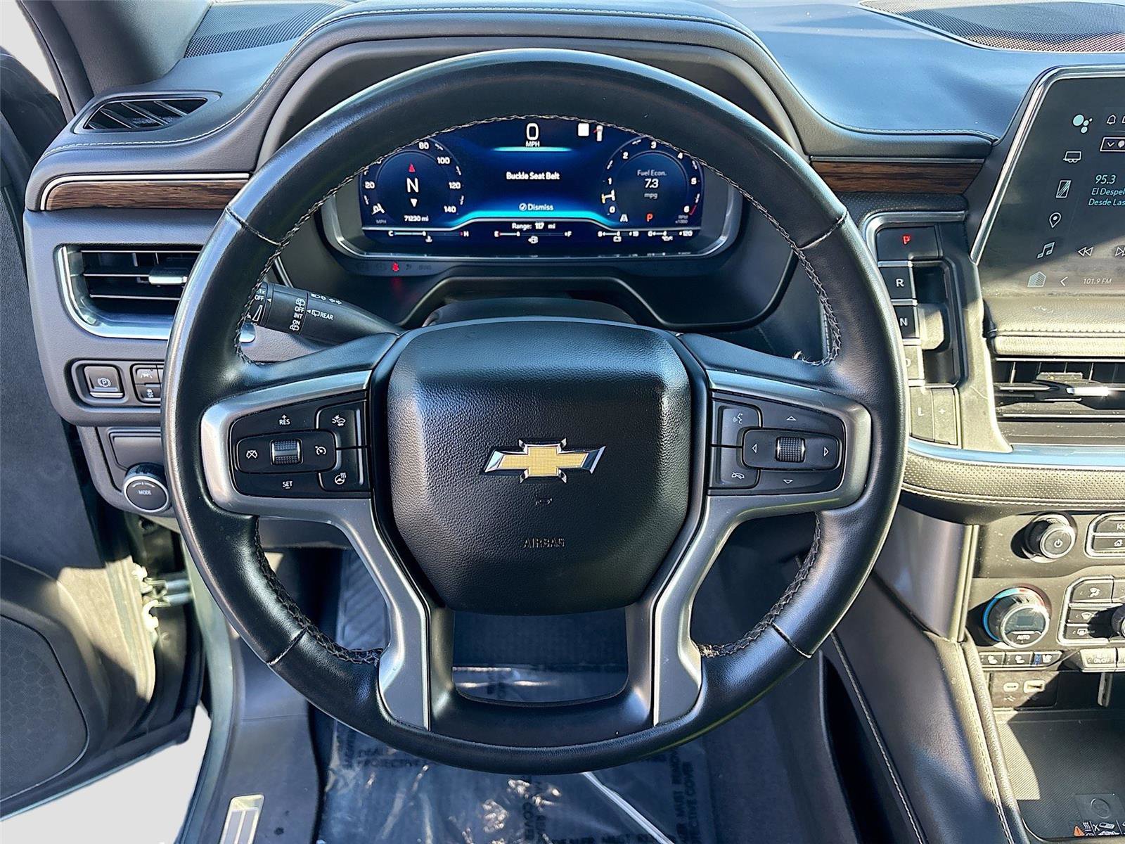 Used 2023 Chevrolet Suburban Premier image 13