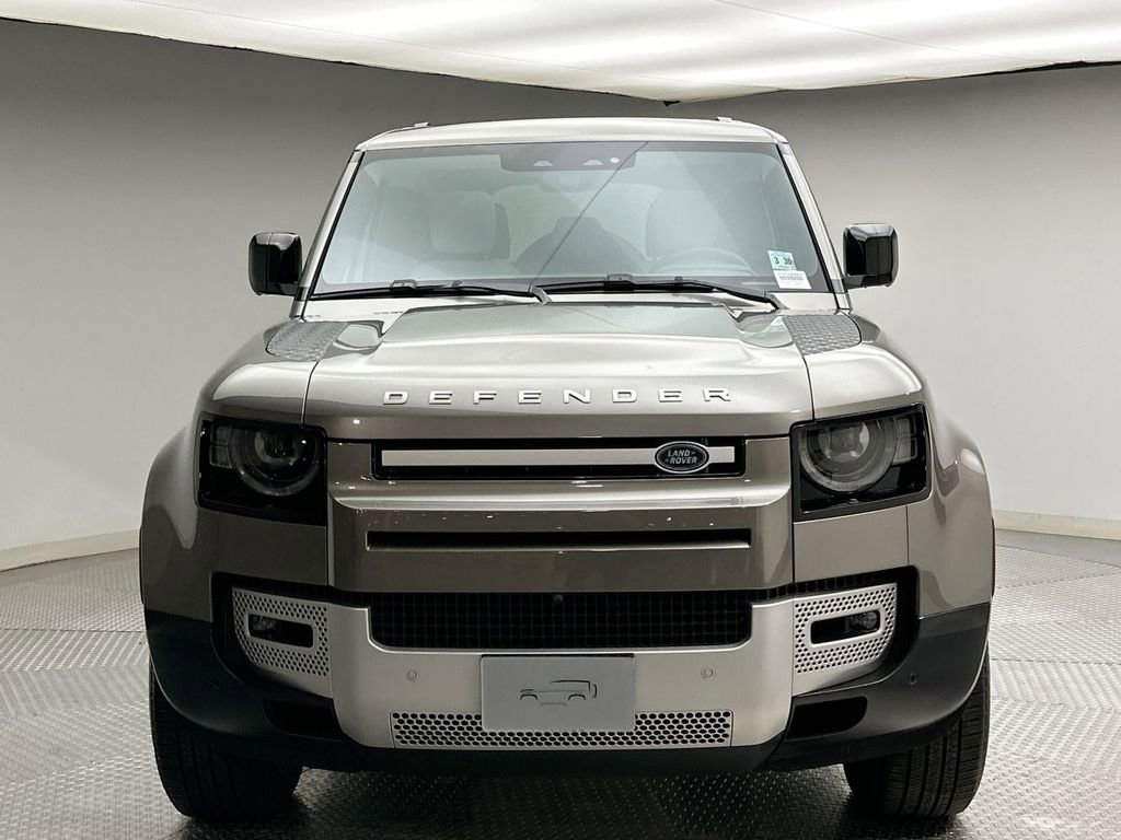 Used 2025 Land Rover Defender 110 S image 16