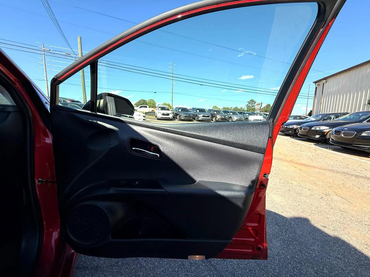 Used 2017 Toyota Prius FWD image 39