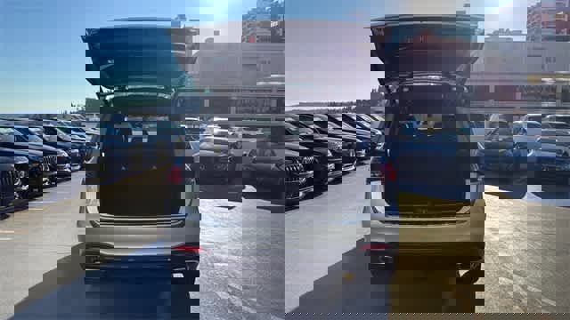 Certified 2025 Mercedes-Benz GLS 450 4MATIC image 9