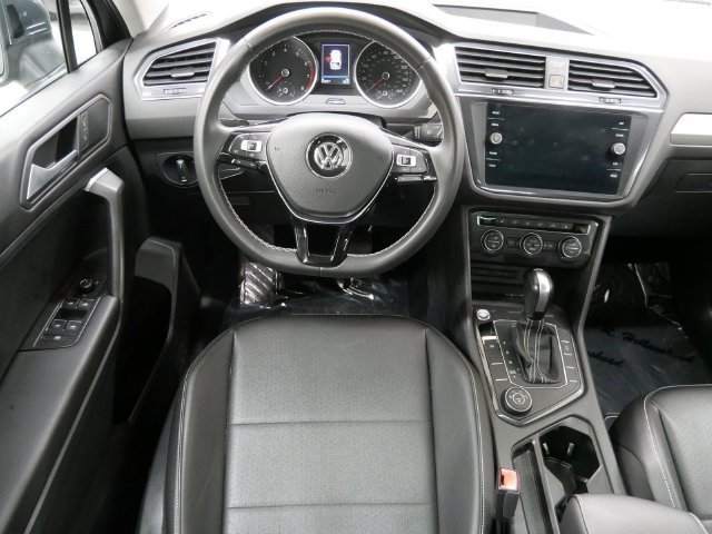 Used 2021 Volkswagen Tiguan SEL AWD/4WD image 11