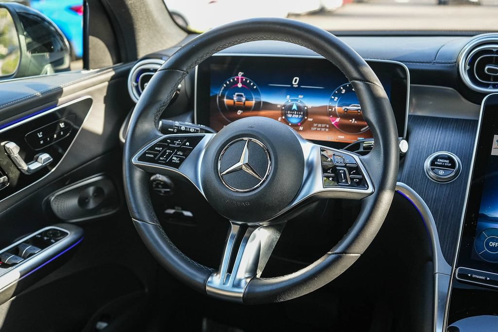 Used 2025 Mercedes-Benz GLC 300 image 14