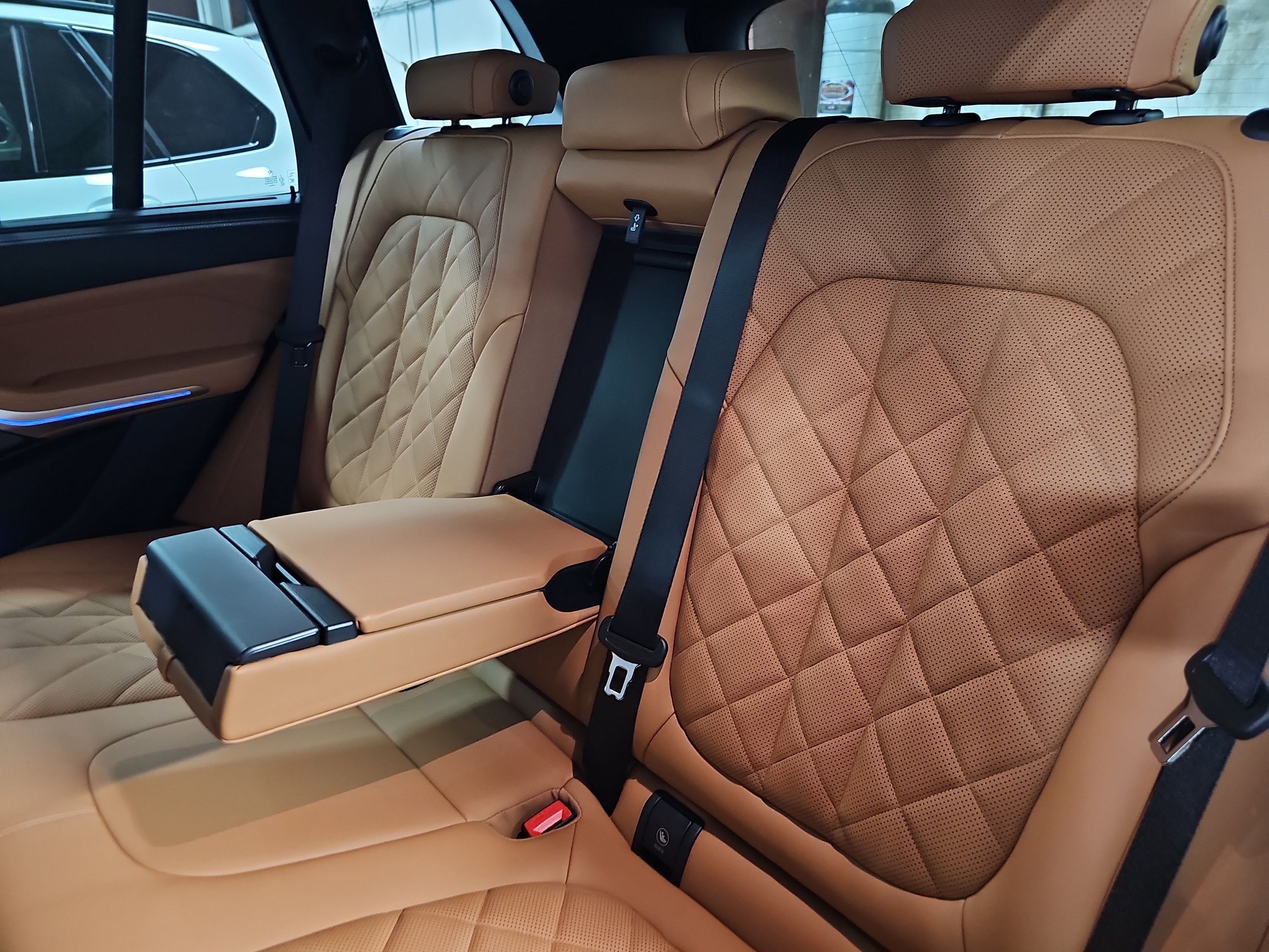 New 2026 BMW X5 xDrive40i w/ Climate Comfort Package AWD/4WD image 16