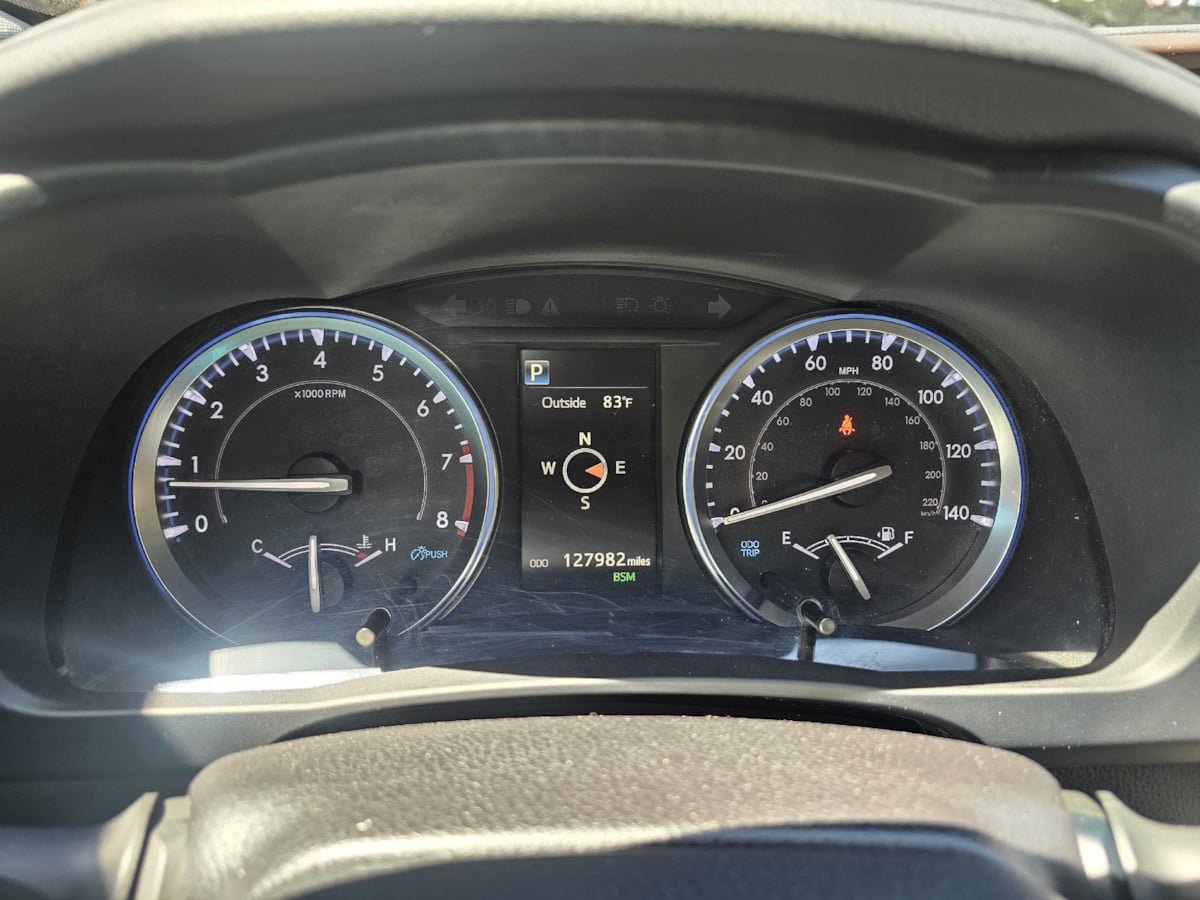Used 2019 Toyota Highlander Limited Platinum AWD/4WD image 16