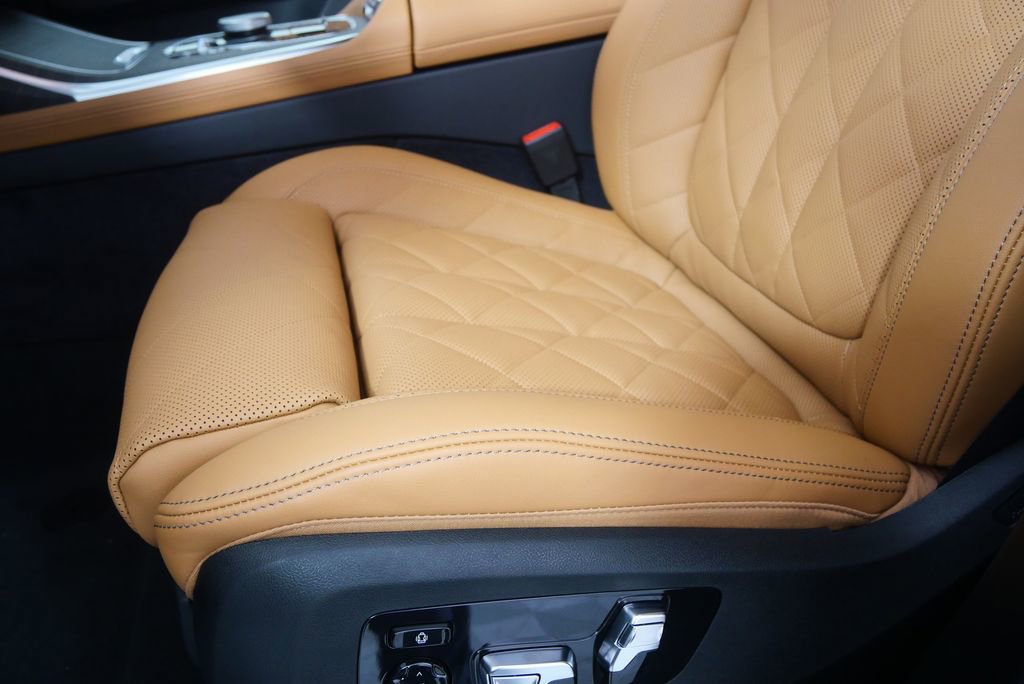 Used 2026 BMW X7 xDrive40i image 9