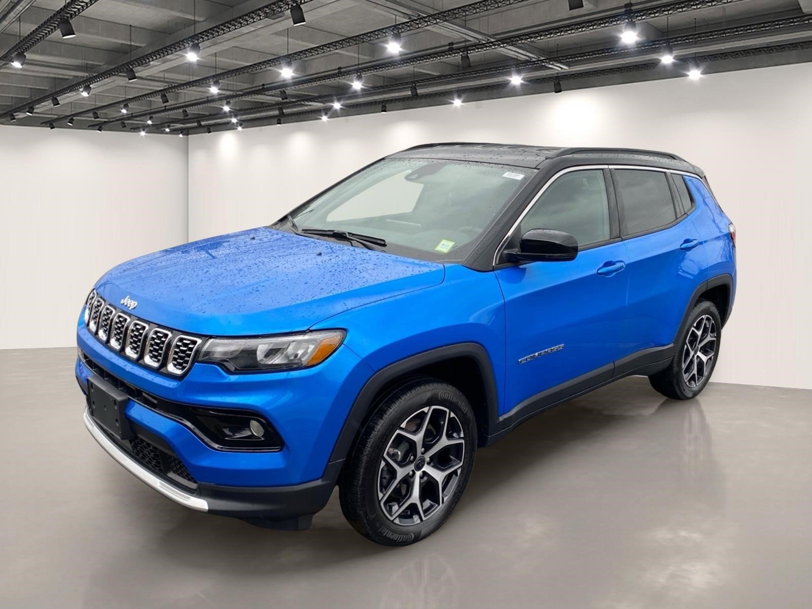 Used 2025 Jeep Compass Limited image 3