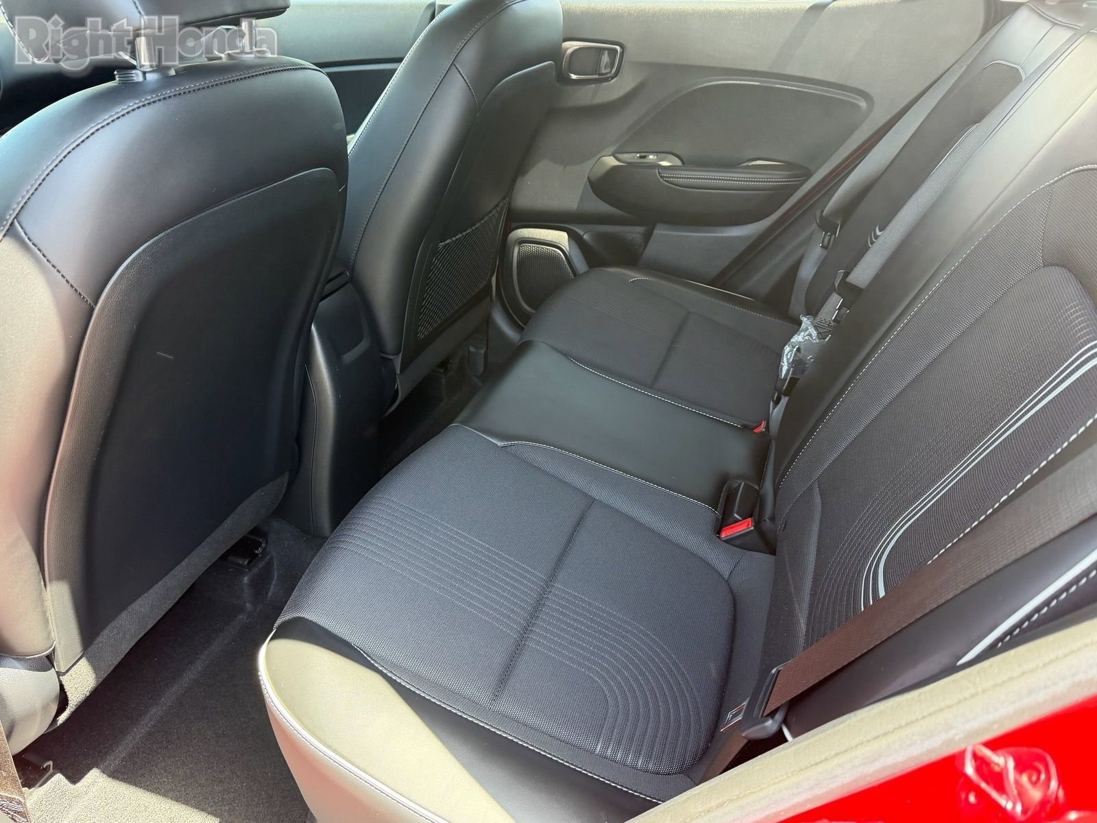 Used 2023 Hyundai Venue Limited FWD image 16