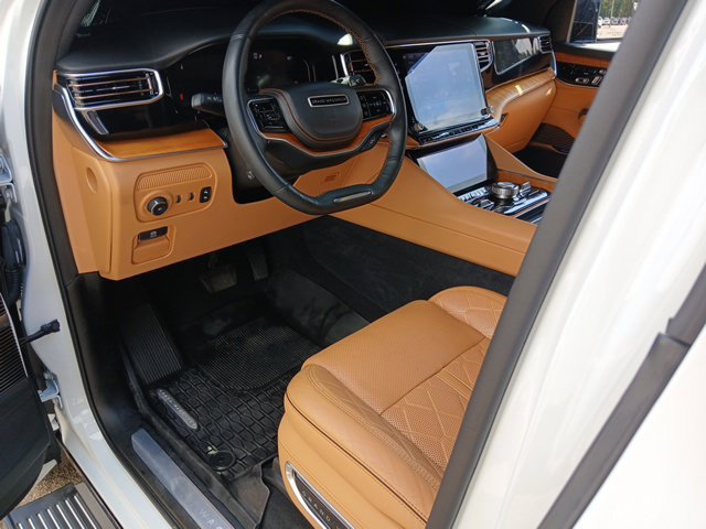 Used 2024 Jeep Grand Wagoneer Series III w/ Rear Seat Video Group 1 AWD/4WD image 66