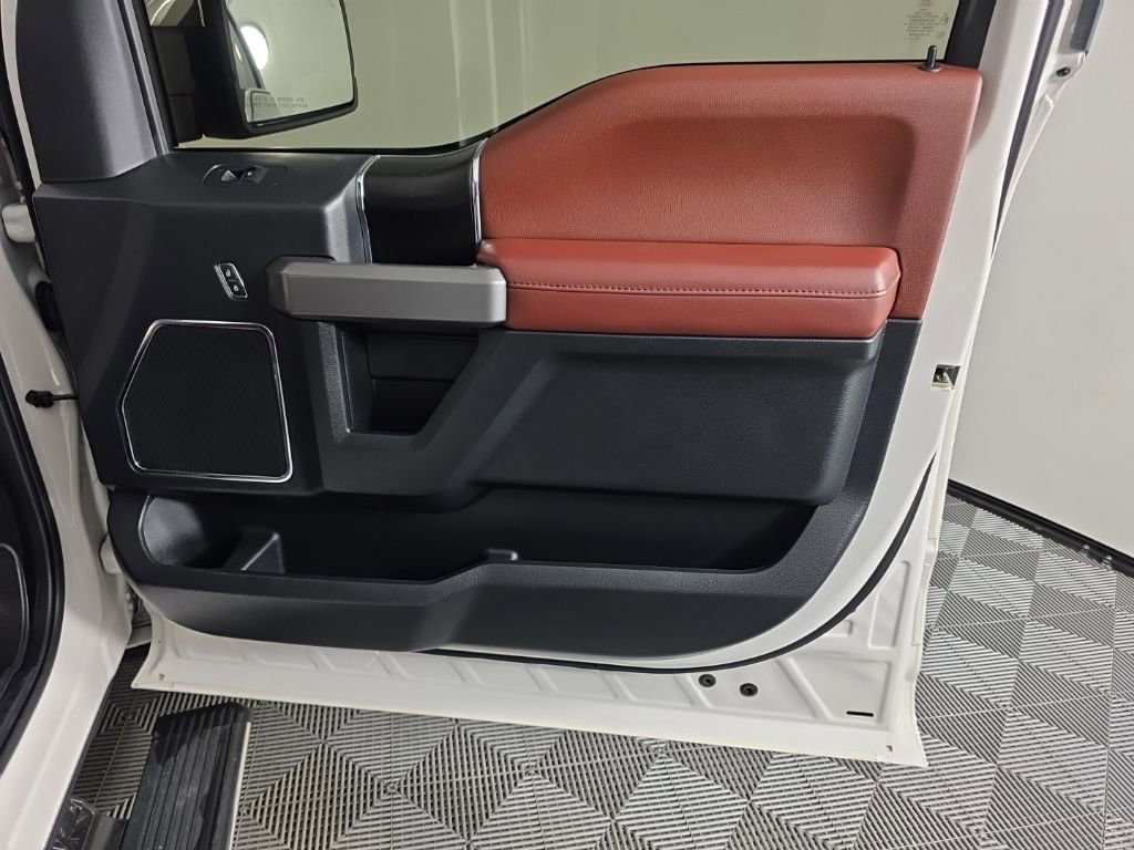 Used 2019 Ford F150 Platinum w/ Max Trailer Tow Package image 44