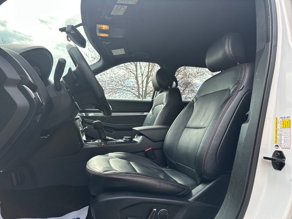 Used 2017 Ford Explorer Sport AWD/4WD image 3