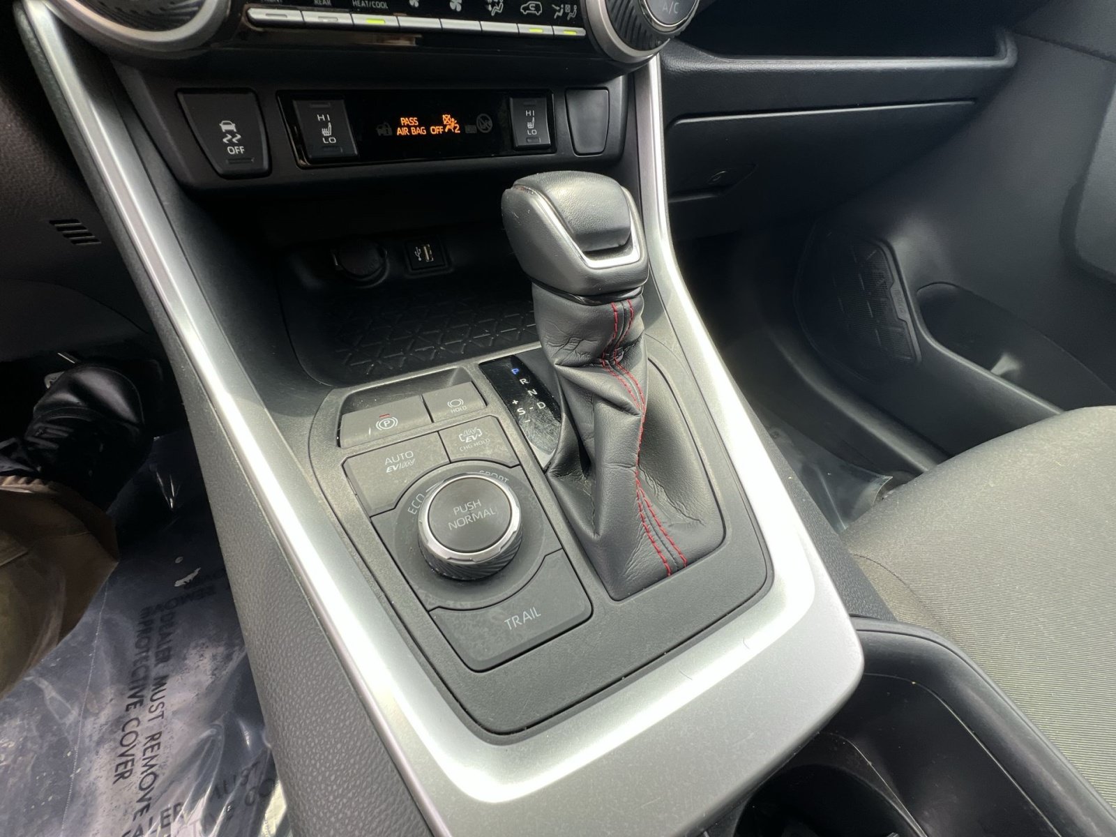 Used 2024 Toyota RAV4 SE w/ Weather & Moonroof Package AWD/4WD image 21
