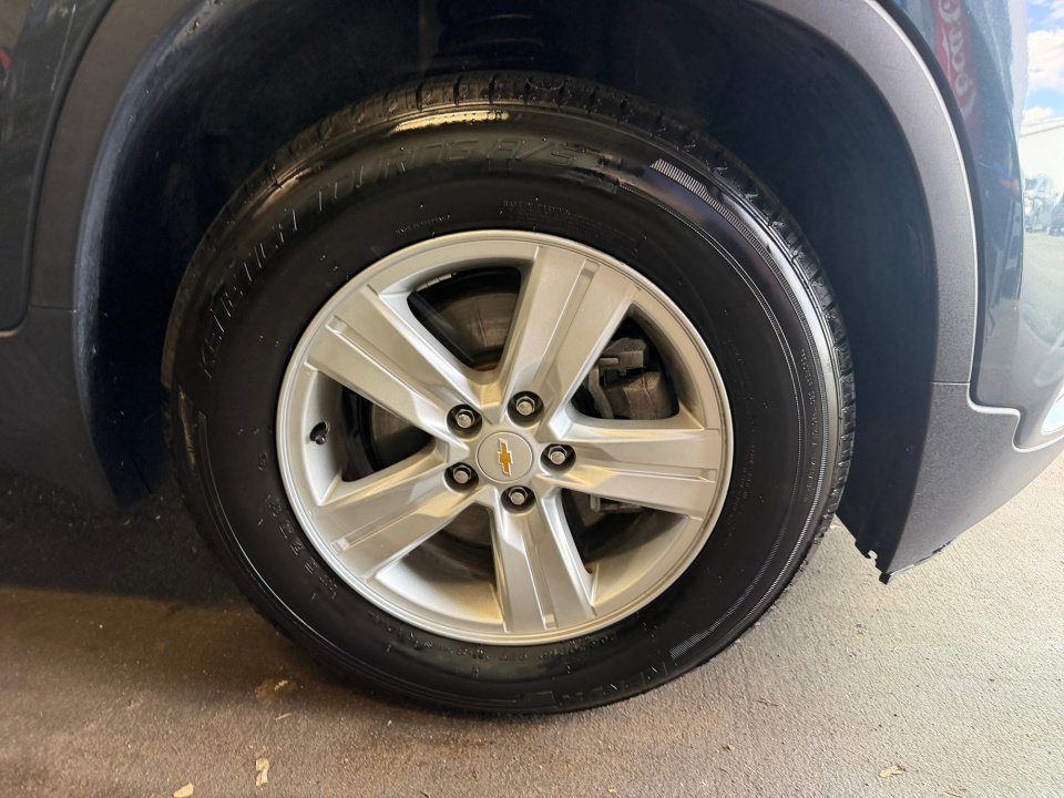 Used 2021 Chevrolet Trax LT FWD image 29