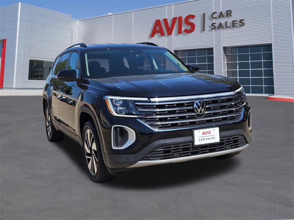 Used 2025 Volkswagen Atlas SE image 3