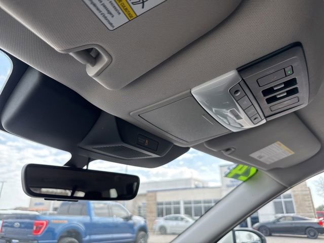 Used 2024 Nissan Pathfinder Platinum image 39