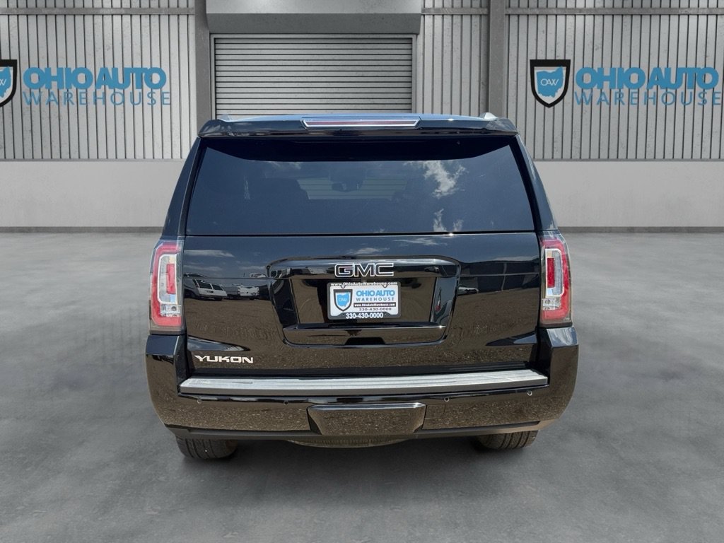 Used 2019 GMC Yukon SLT w/ Graphite Performance Edition AWD/4WD image 7