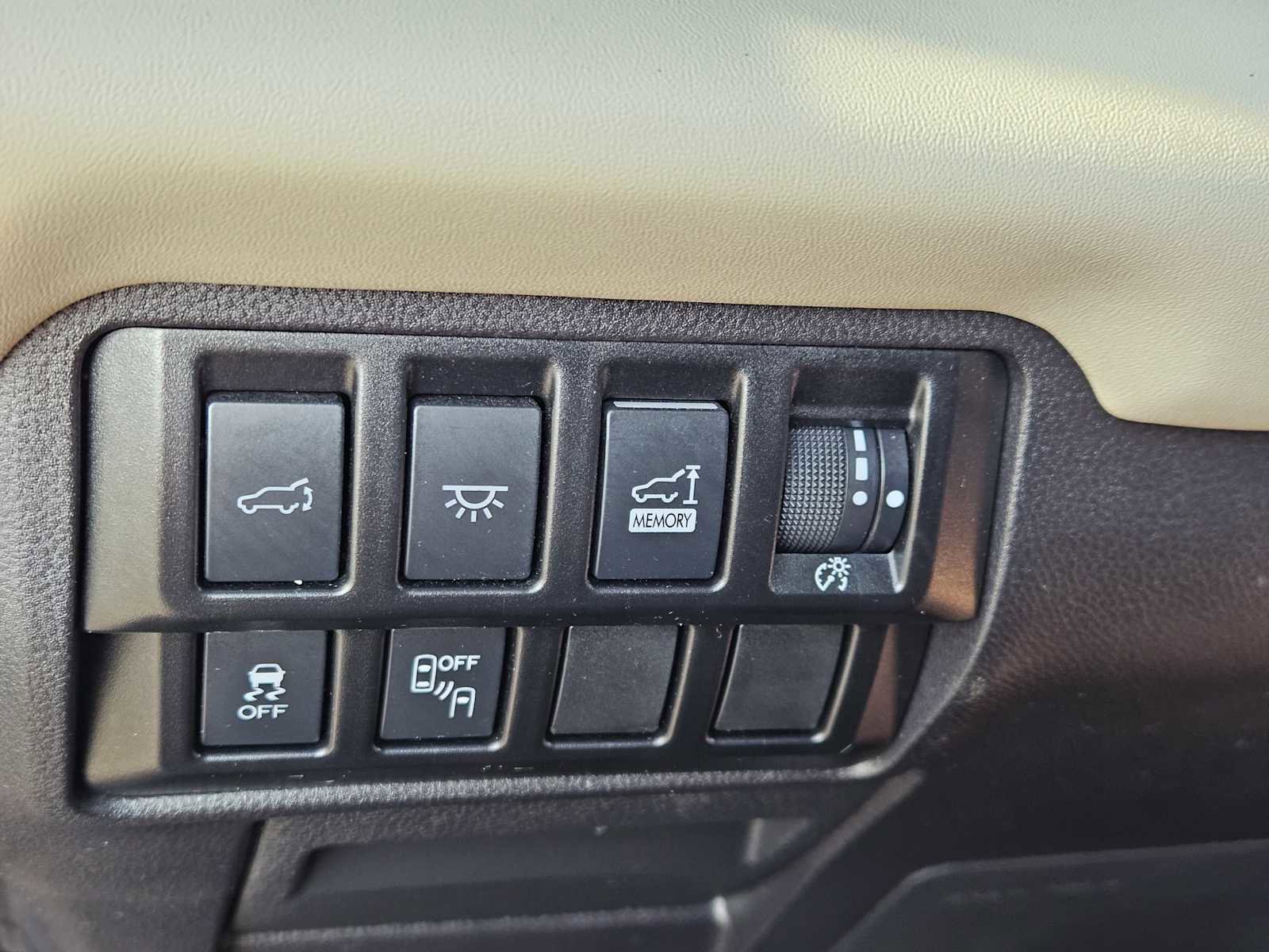 Used 2022 Subaru Ascent Limited w/ Technology Package image 21