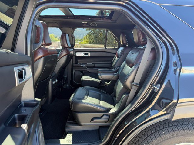 Used 2020 Ford Explorer Platinum w/ Premium Technology Package AWD/4WD image 19