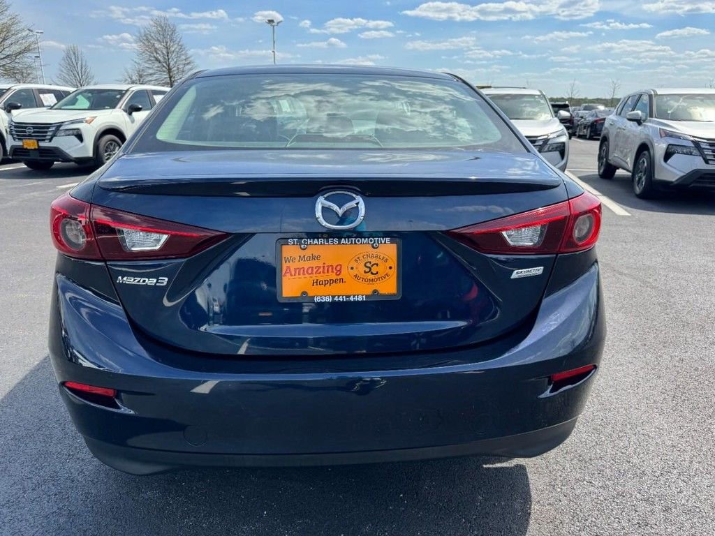 Used 2018 MAZDA MAZDA3 Touring image 4