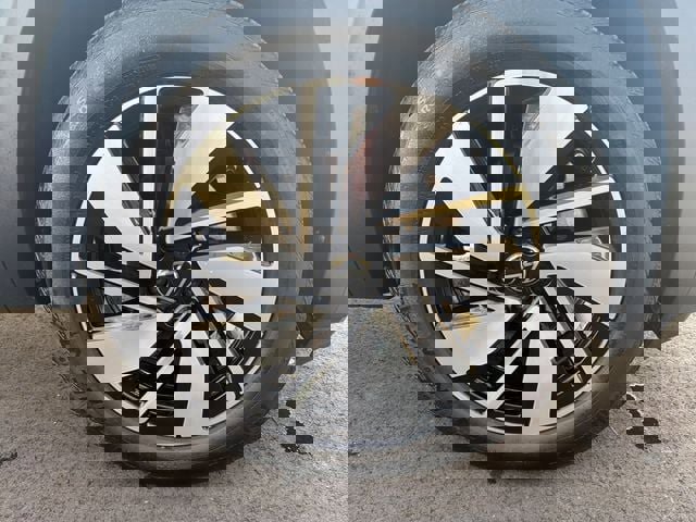 Used 2025 Volkswagen Atlas SE image 10