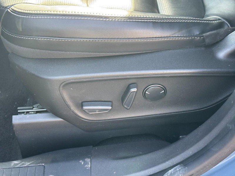 Used 2023 Ford Escape Platinum image 26