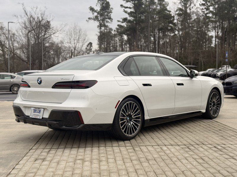 New 2026 BMW 750e xDrive w/ Executive Package image 6