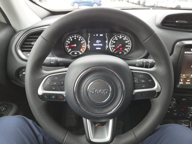 Used 2023 Jeep Renegade Latitude image 18