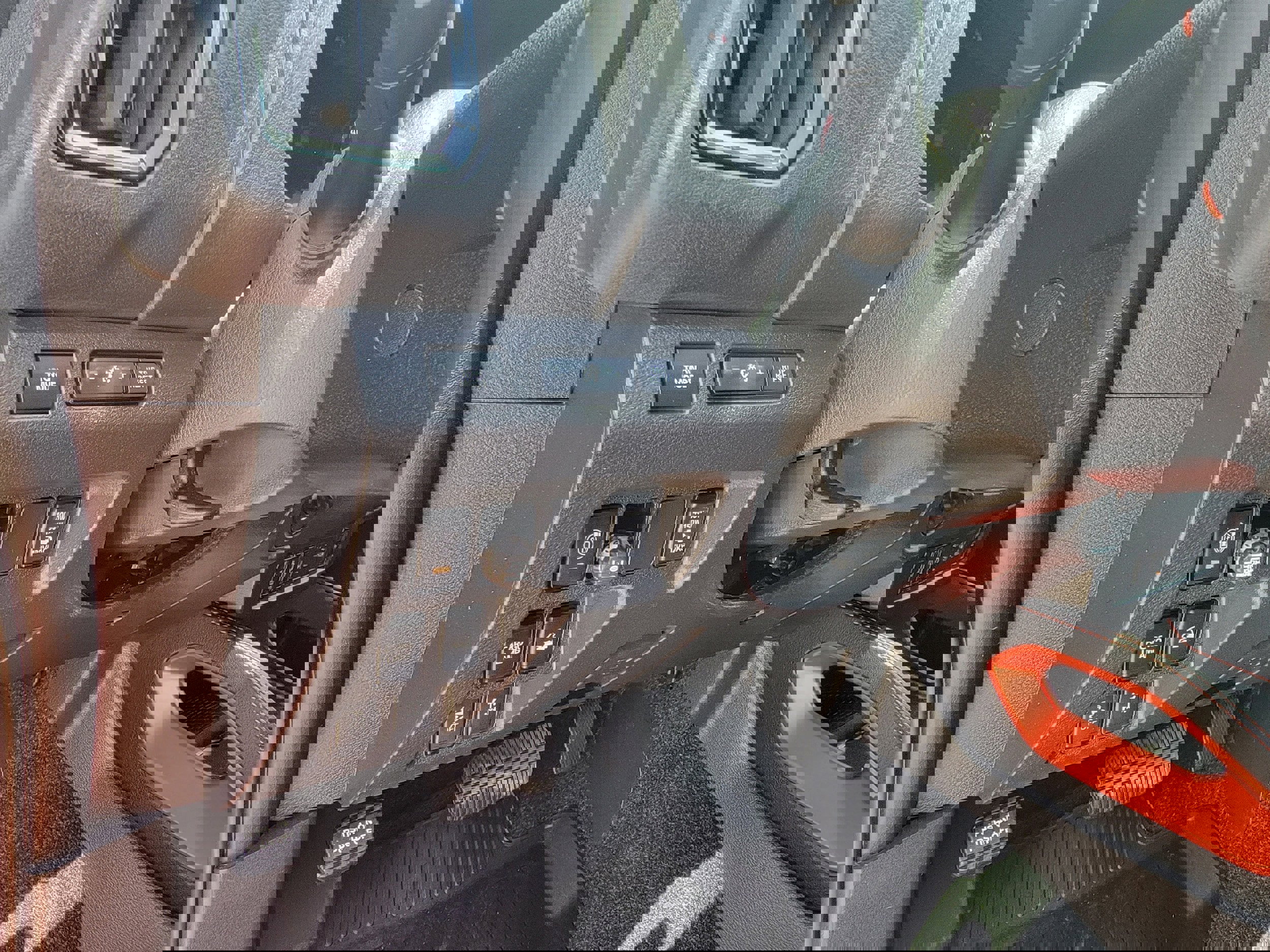 Used 2025 Nissan Frontier PRO-4X w/ Pro Convenience Package image 20