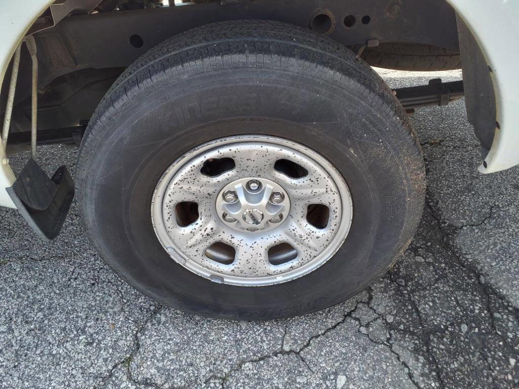 Used 2013 Nissan Frontier S image 9