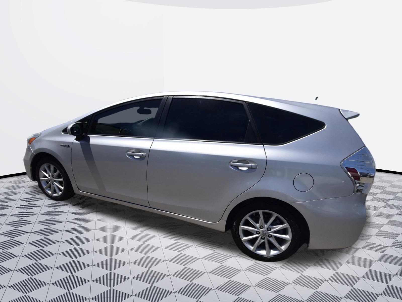 Used 2013 Toyota Prius V Five FWD image 2