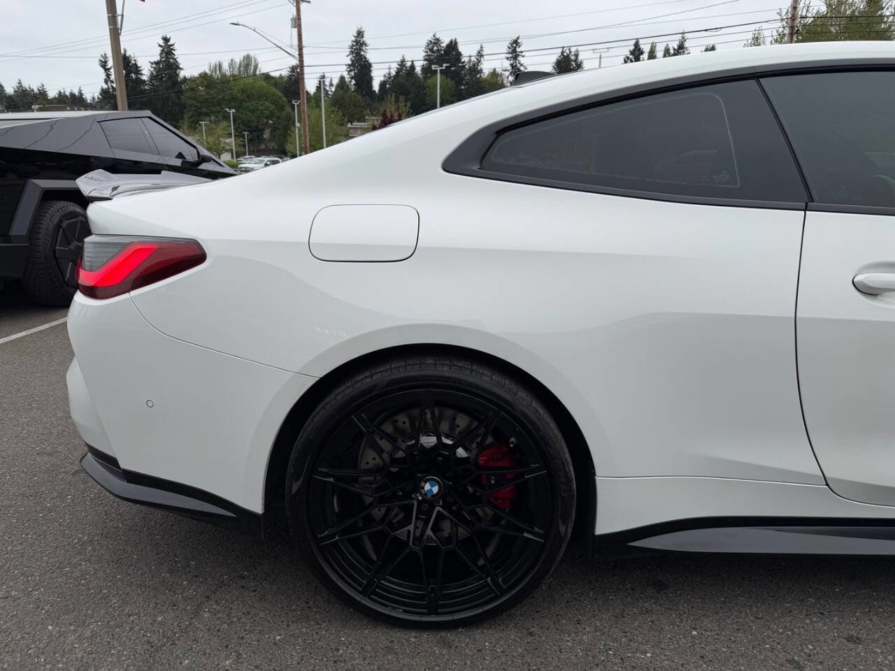 Used 2021 BMW M4 Competition w/ Executive Package RWD image 11