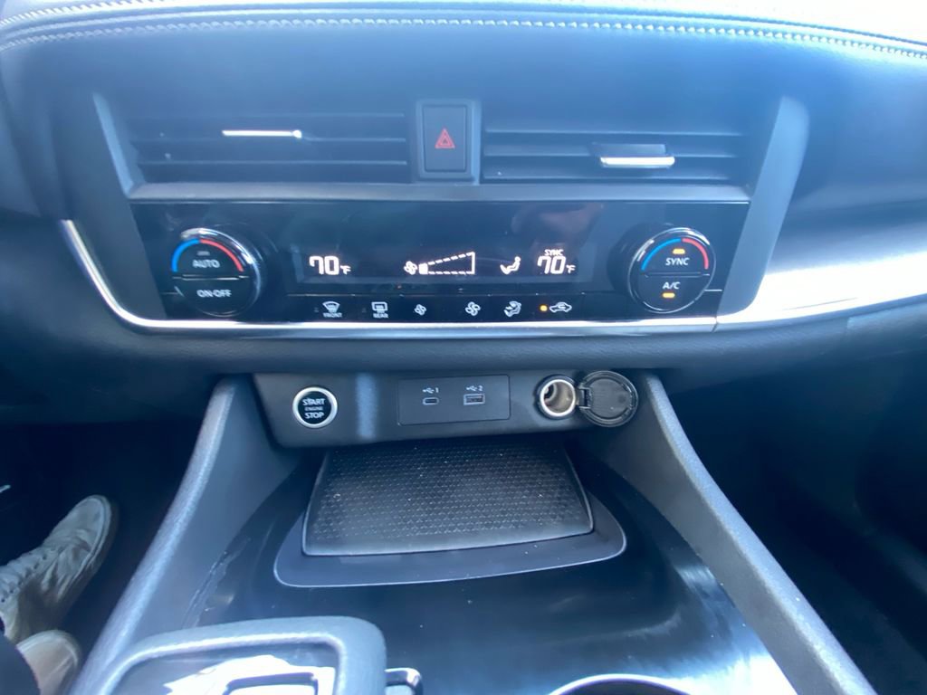 Used 2023 Nissan Rogue SV AWD/4WD image 22